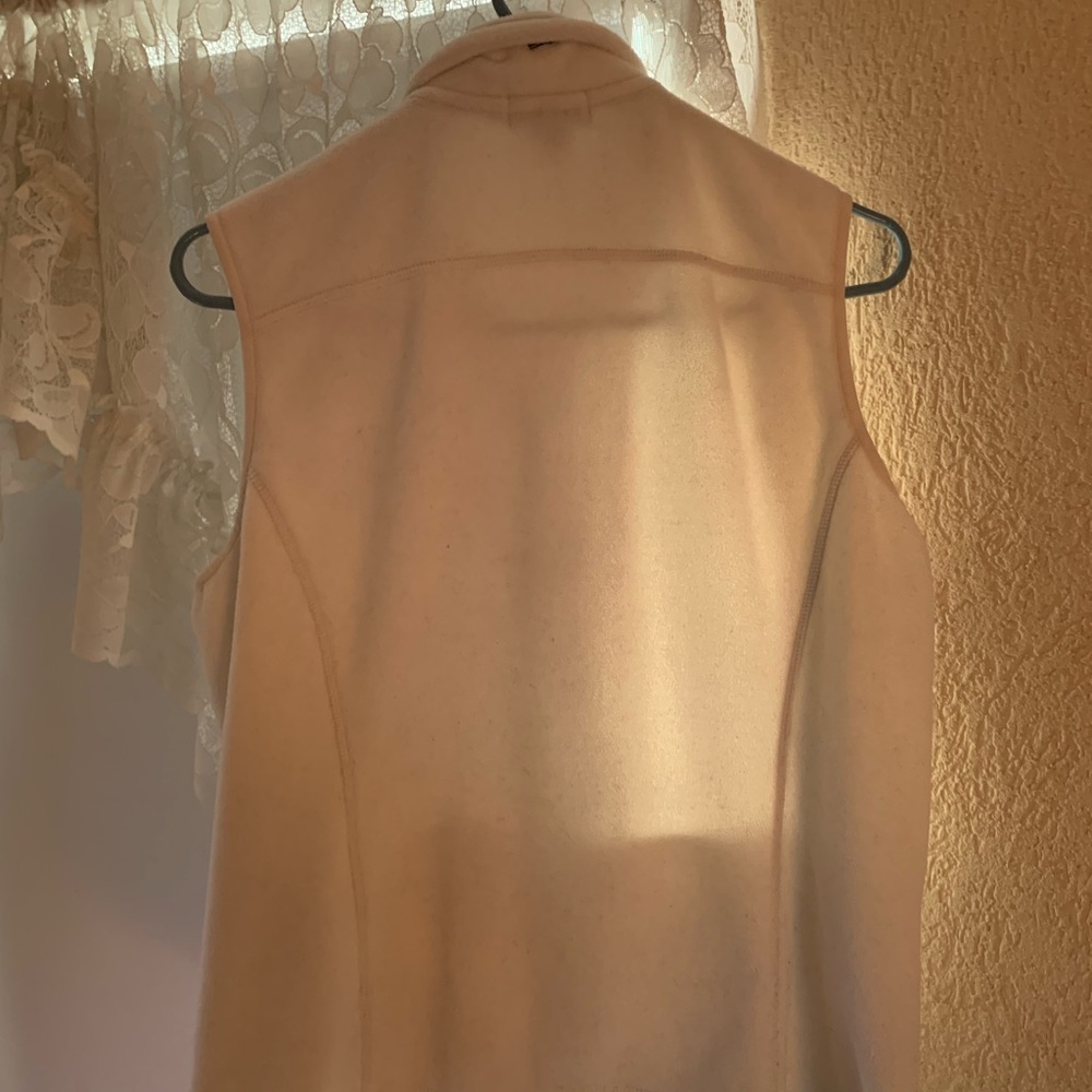Vineyard Vines white vest - Picture 2 of 3